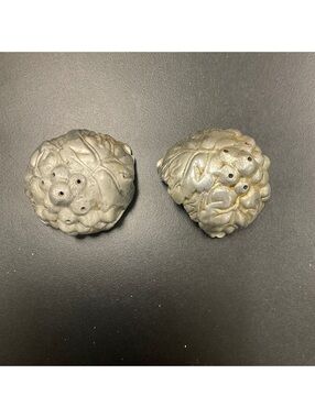 Vintage 2002 Arthur Court Grape Pattern Salt/Pepper Tops Only